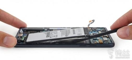 三星深陷爆炸門的背后 你手機里的電池安全嗎？_pic1